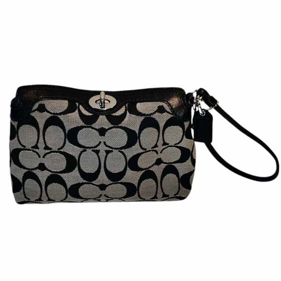 Coach Signature C with Turn Lock Closure EUC - Picture 1 of 2